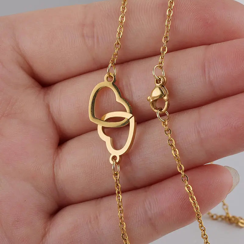 Personalized Double Heart Name Necklace - A Timeless Symbol of Love for Couples
