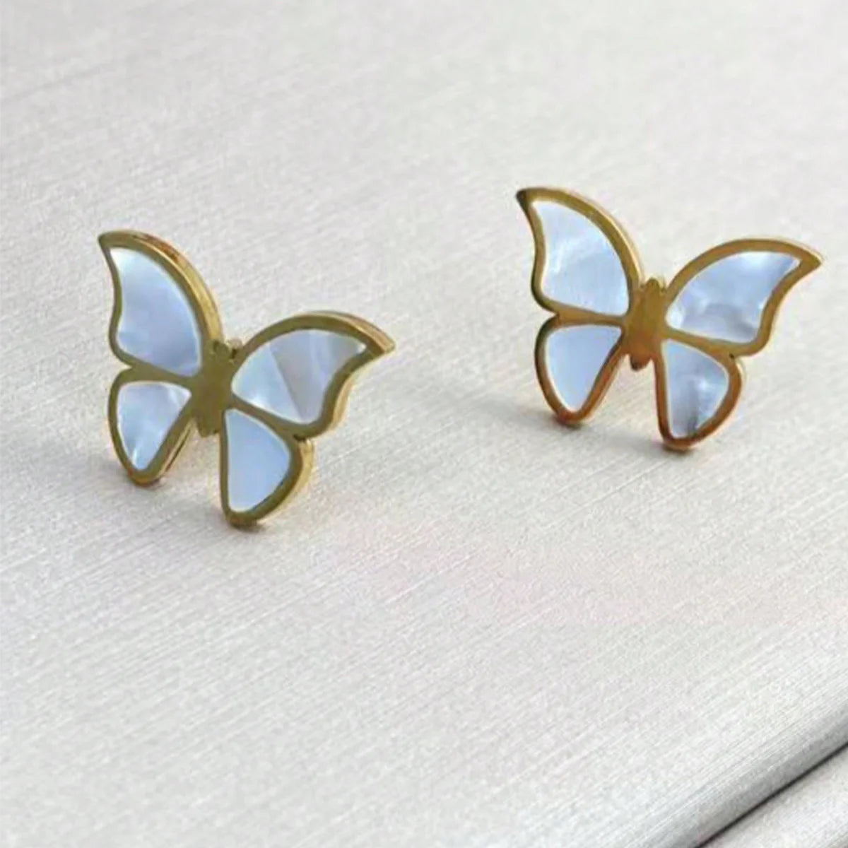 Elegant 4-Piece 18K Gold Plated Butterfly Jewelry Set: Necklace, Earrings, Bracelet, and Ring
