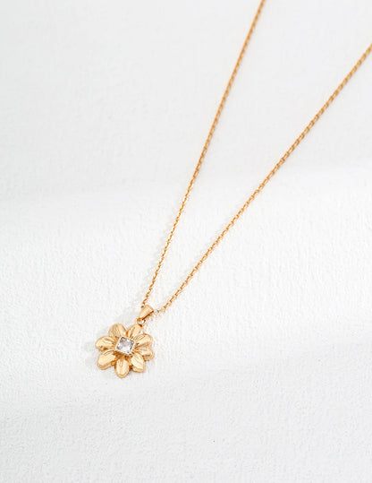 Elegant Flower-Shaped Zircon Necklace in Gold Vermeil