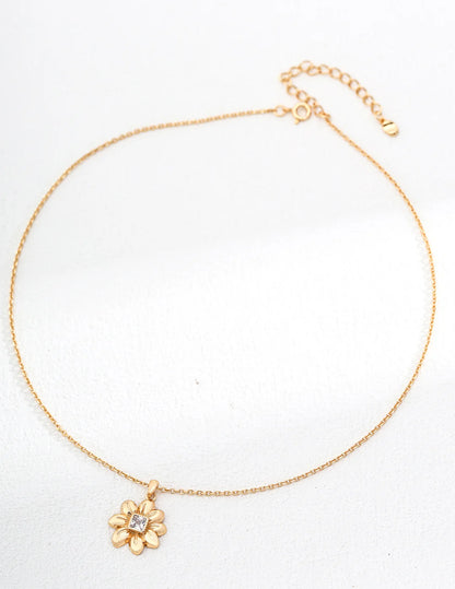 Elegant Flower-Shaped Zircon Necklace in Gold Vermeil